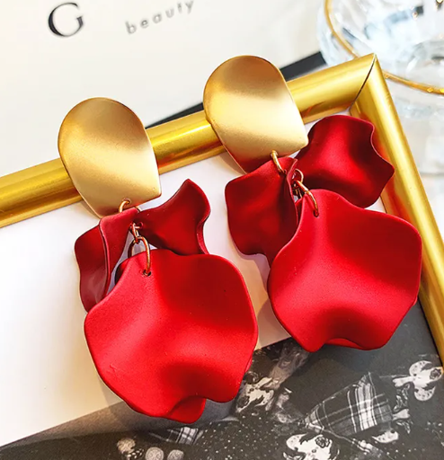 Red Rose Tassel Earrings – Elegant Statement Jewelry – USA