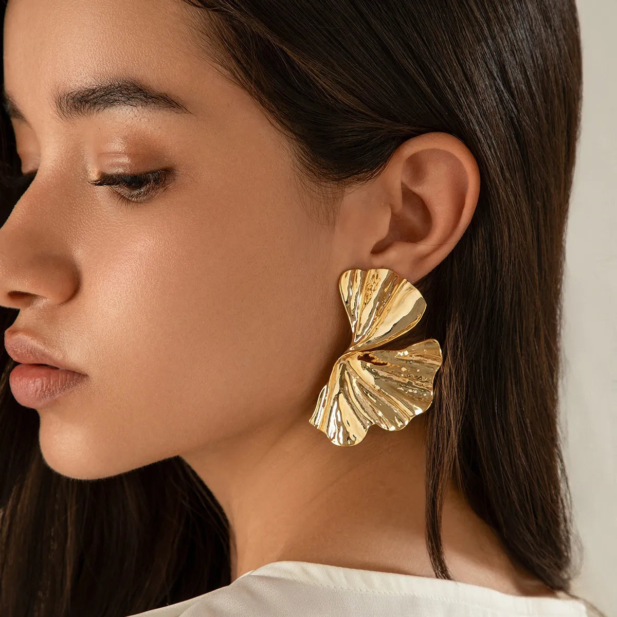 Flower Pattern Earrings for Women – Elegant Floral Statement Jewelry
