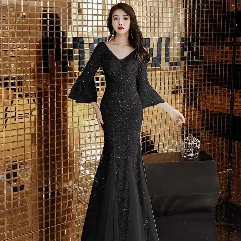 Women's Elegant Mermaid Evening Gown – V-Neck Embroidered Formal Dress