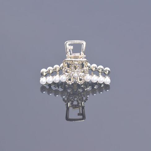 Pearl Hair Clips with Rhinestones & Heart Design – Elegant Women's Hair Accessories