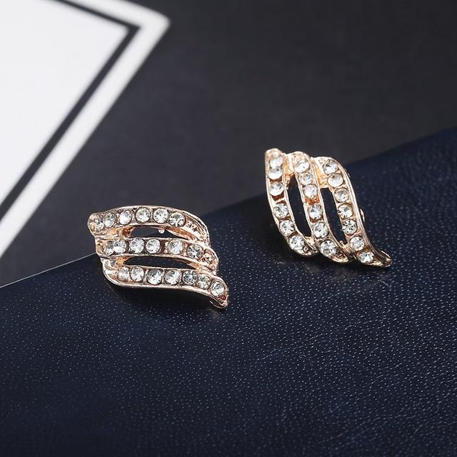 Feather Diamond-Style Stud Earrings for Women – Elegant Sparkling Jewelry