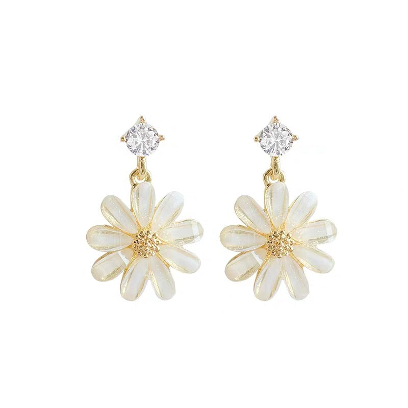 S925 Silver Cat’s Eye Daisy Stud Earrings – Delicate Floral Jewelry for Women