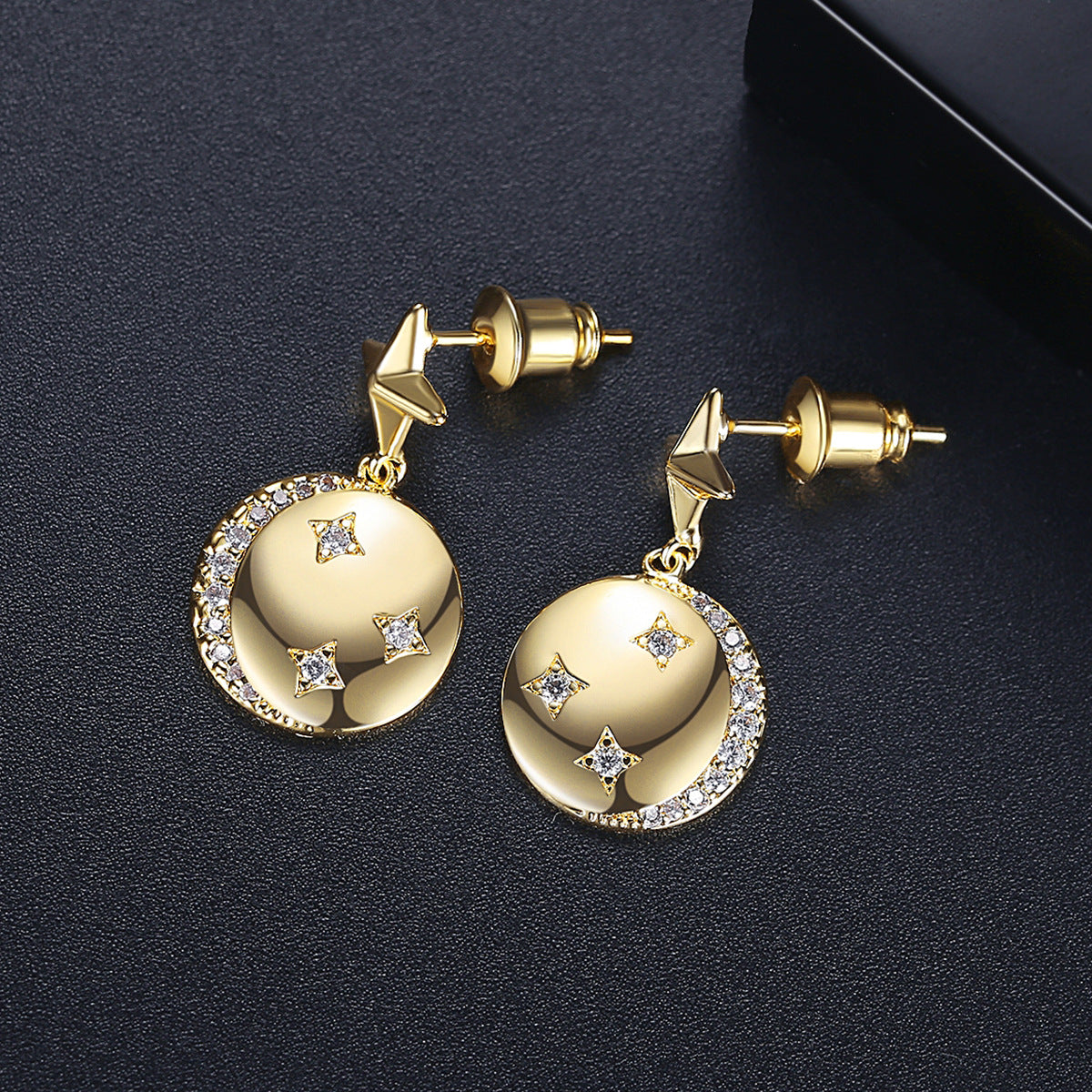 Korean-Style Minimalist Zircon Earrings for Women – Elegant Sparkling Jewelry