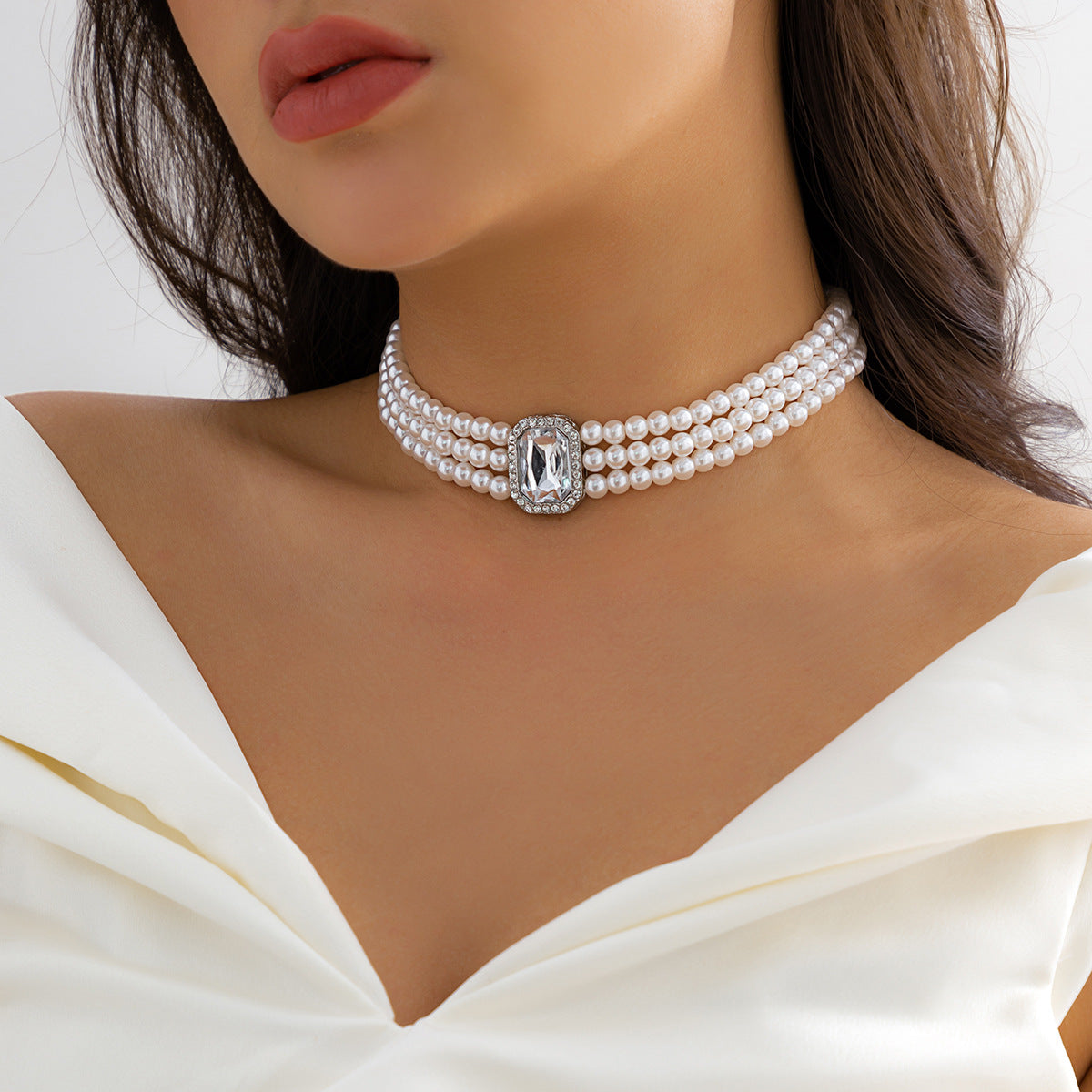 Minimalist French-Inspired Pearl Choker Necklace