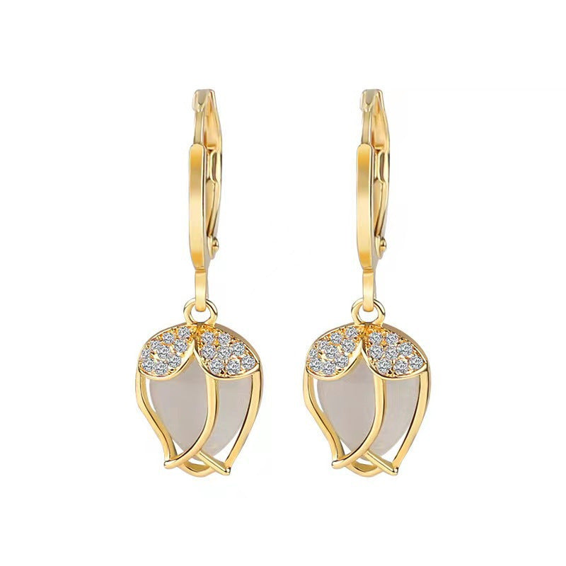 Gold Tulip Cat’s Eye Earrings – Elegant Geometric Statement Jewelry