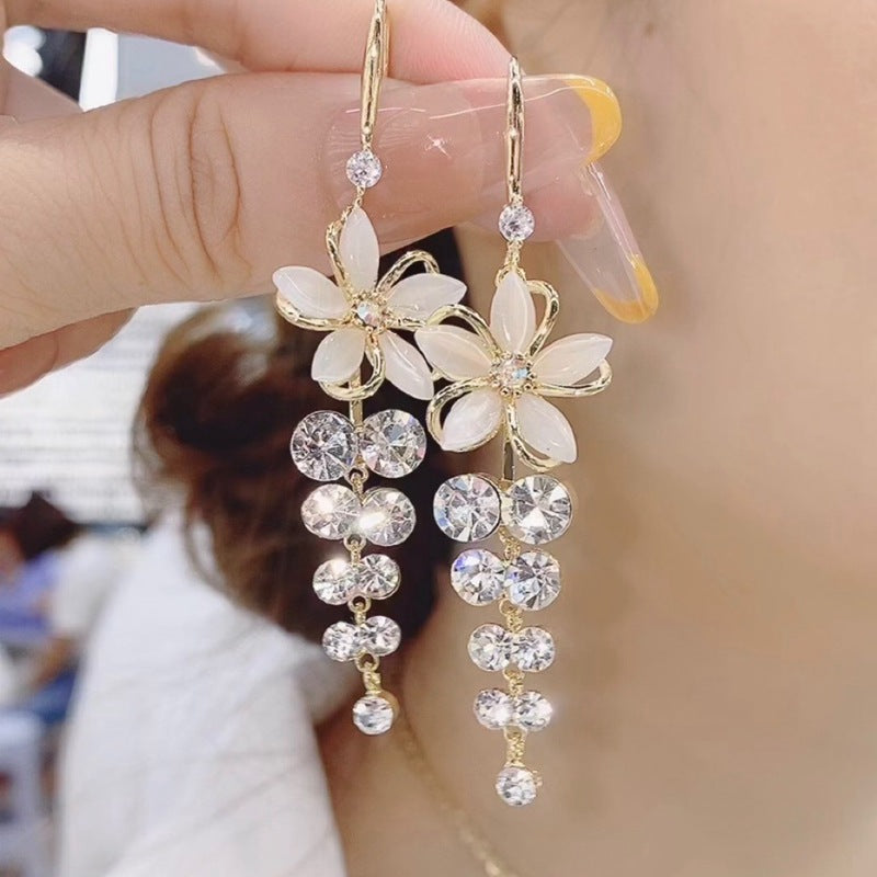 Retro Gold Cat’s Eye Flower Earrings – Vintage Fairy-Inspired Jewelry for Women