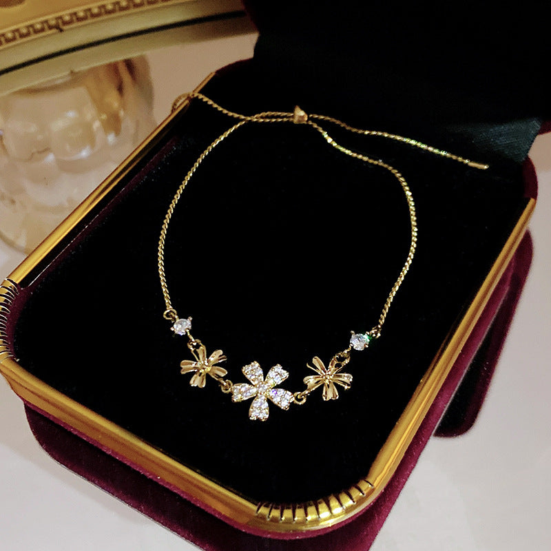 Women’s Personalized Gold Flower Bracelet – Adjustable Floral Fashion Jewelry