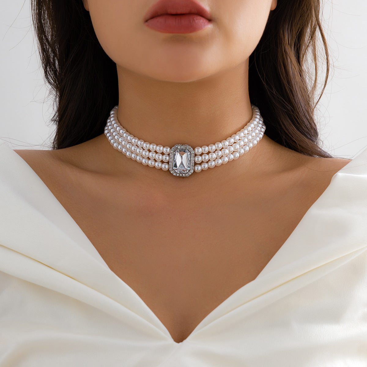 Minimalist French-Inspired Pearl Choker Necklace