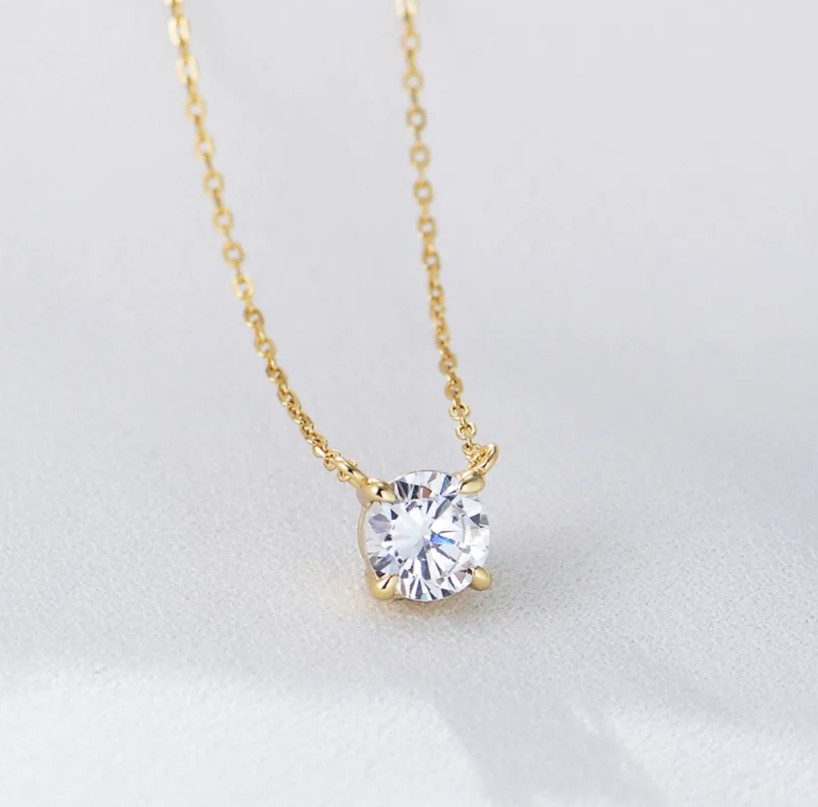 Zircon Round Pendant Necklace
