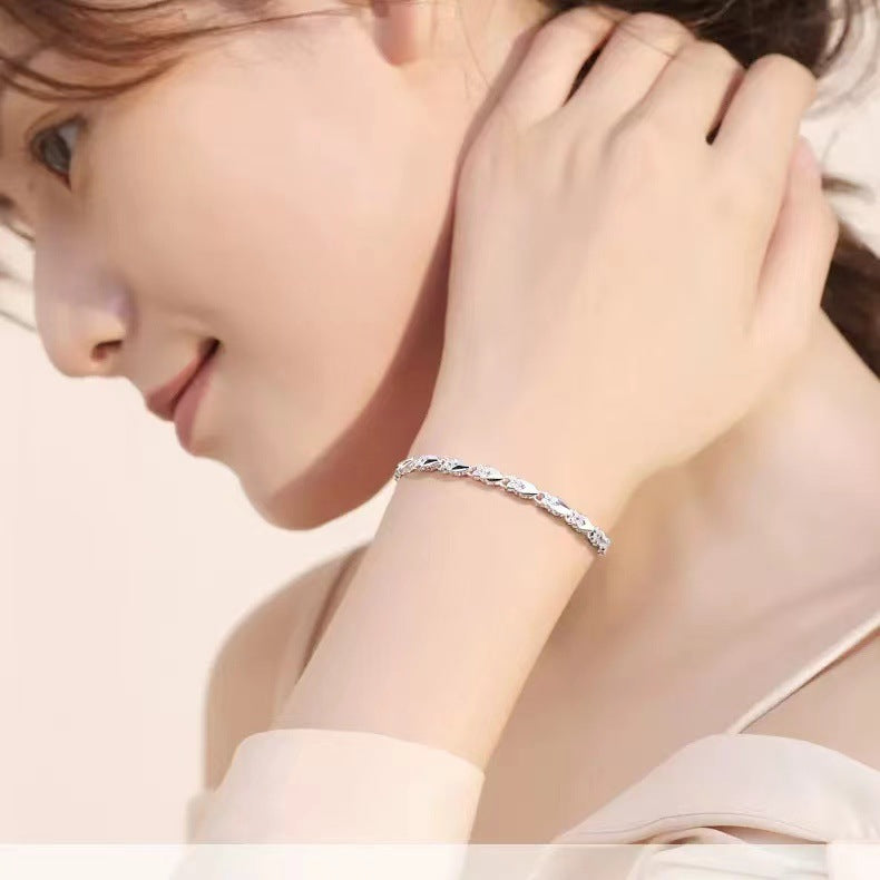 Adjustable Clover Bracelet for Women - Stylish Gift