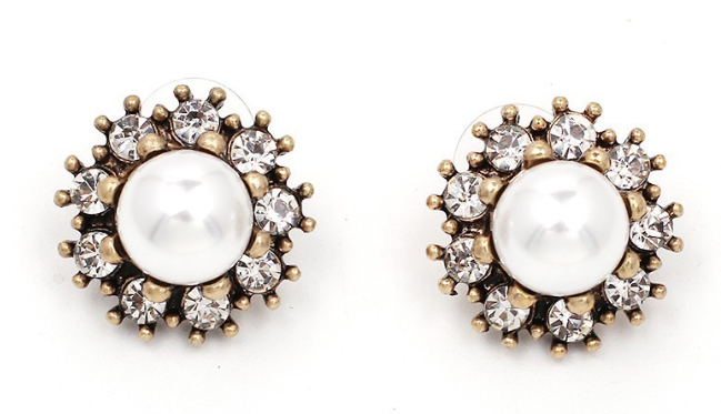 Simple Rhinestone Earrings for Women – Elegant Sparkling Fashion Jewelry