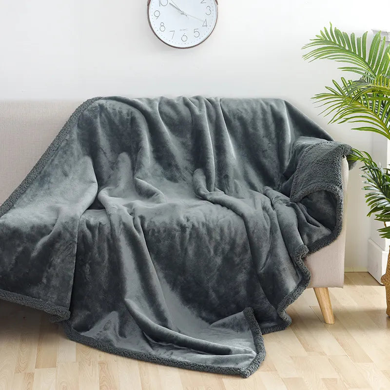 Flannel Sherpa Pet Blanket – Thick Waterproof Cozy Blanket for Dogs & Cats