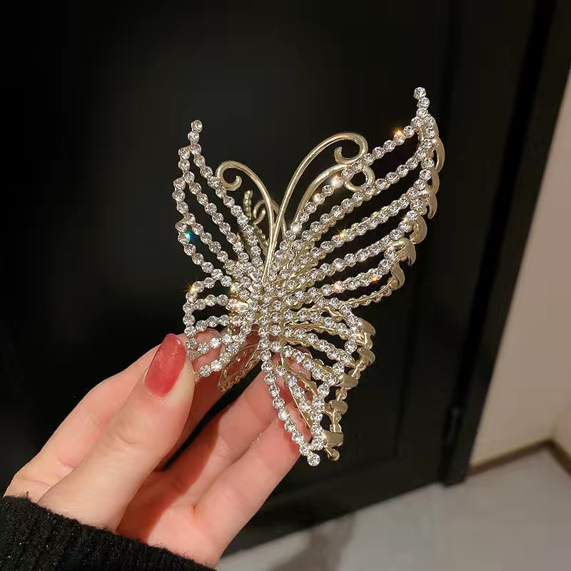 Pearl Butterfly Hair Clip – Elegant Decorative Hair Accessory for Women