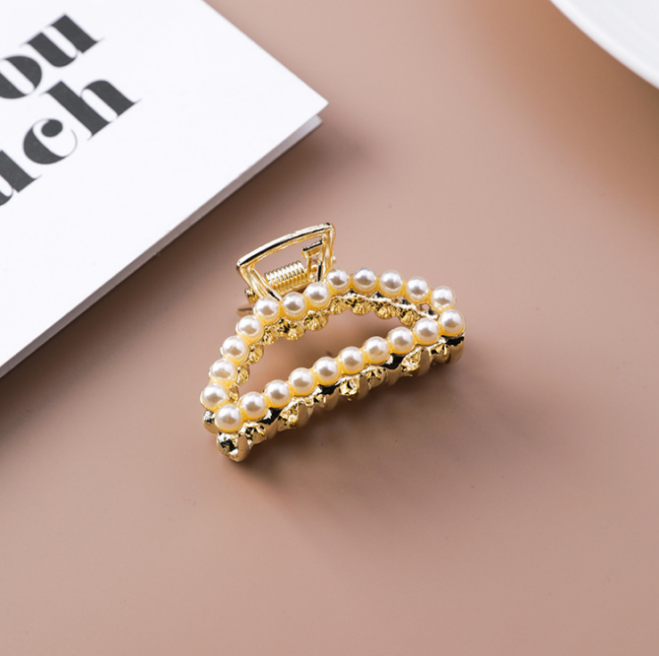 Pearl Hair Clips with Rhinestones & Heart Design – Elegant Women's Hair Accessories