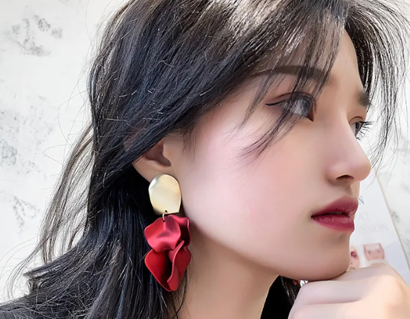 Red Rose Tassel Earrings – Elegant Statement Jewelry – USA