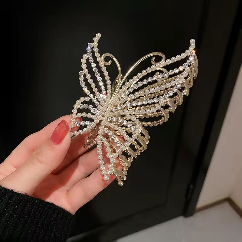 Pearl Butterfly Hair Clip – Elegant Decorative Hair Accessory for Women