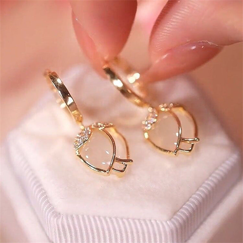 Gold Tulip Cat’s Eye Earrings – Elegant Geometric Statement Jewelry