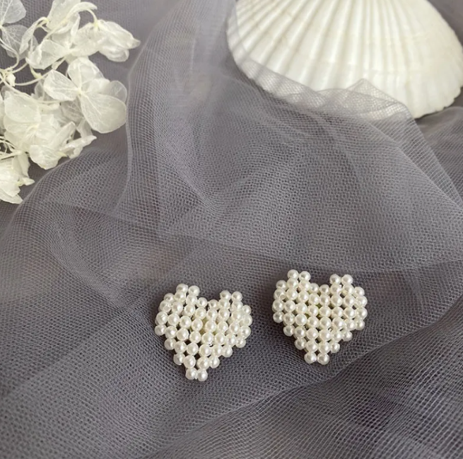 French Retro Pearl Earrings for Women – Elegant Vintage-Inspired Jewelry