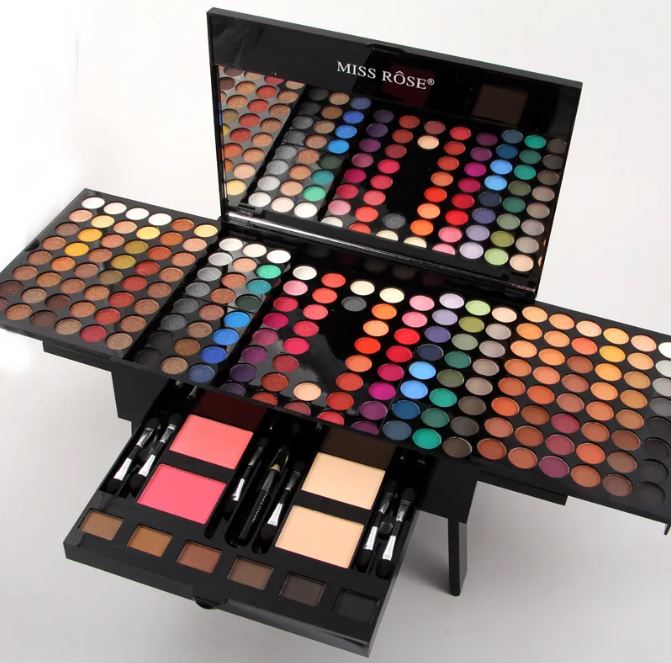 180-Color Piano-Shaped Eyeshadow & Blush Set – All-in-One Makeup Palette