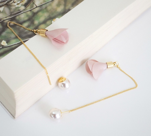 Pearl Tassel Earrings for Women – Elegant Long Dangle Statement Jewelry